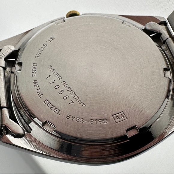 Vintage Seiko SQ Two tone Stainless Steel 36mm Men’s Quartz Watch c. Feb 1991 - Picture 7 of 8